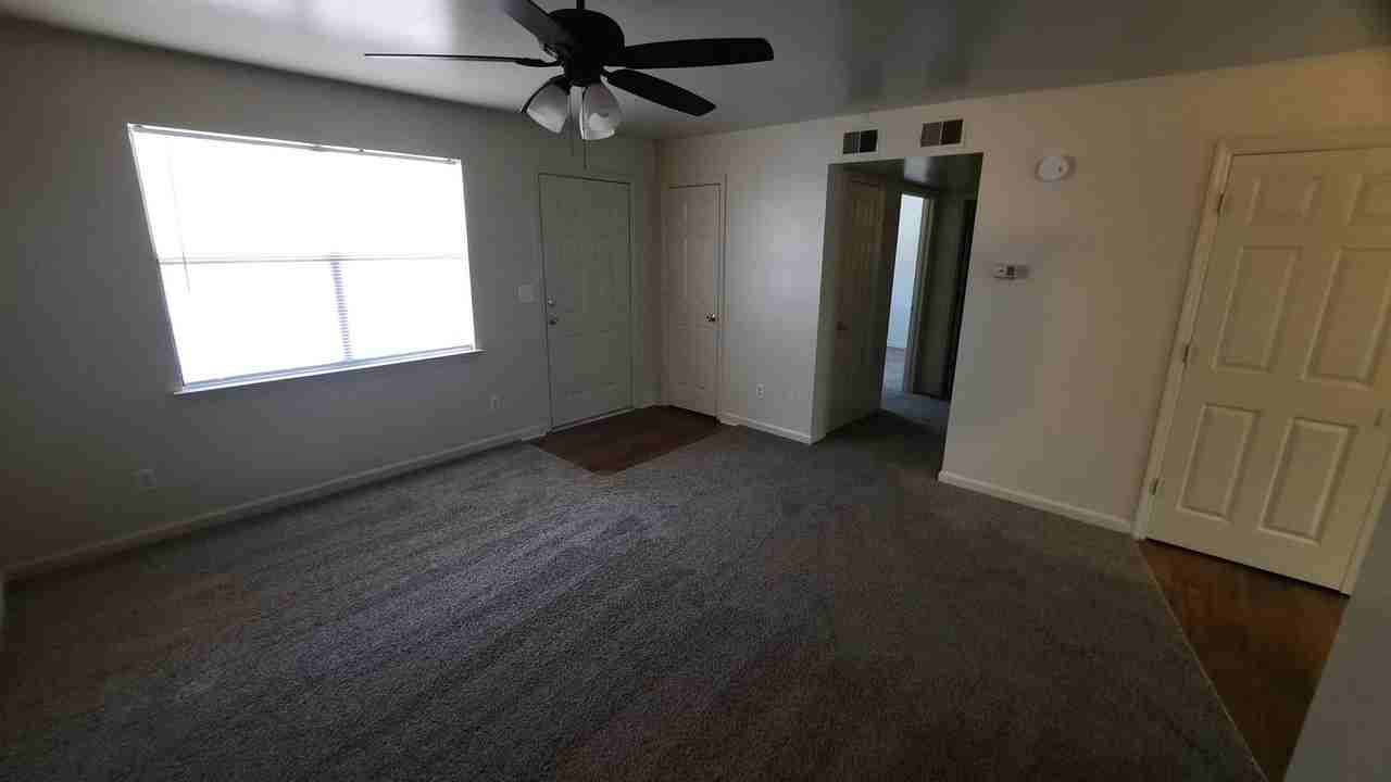 Pine Woods Apartments - Photo 3 of 32