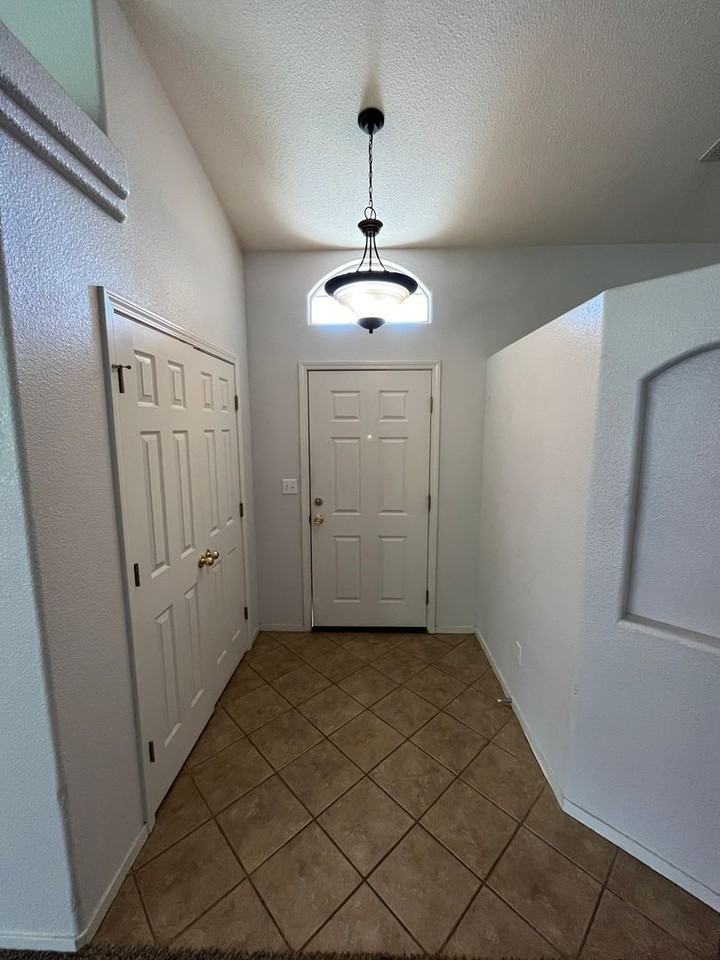 1293 N York St - Photo 2 of 23