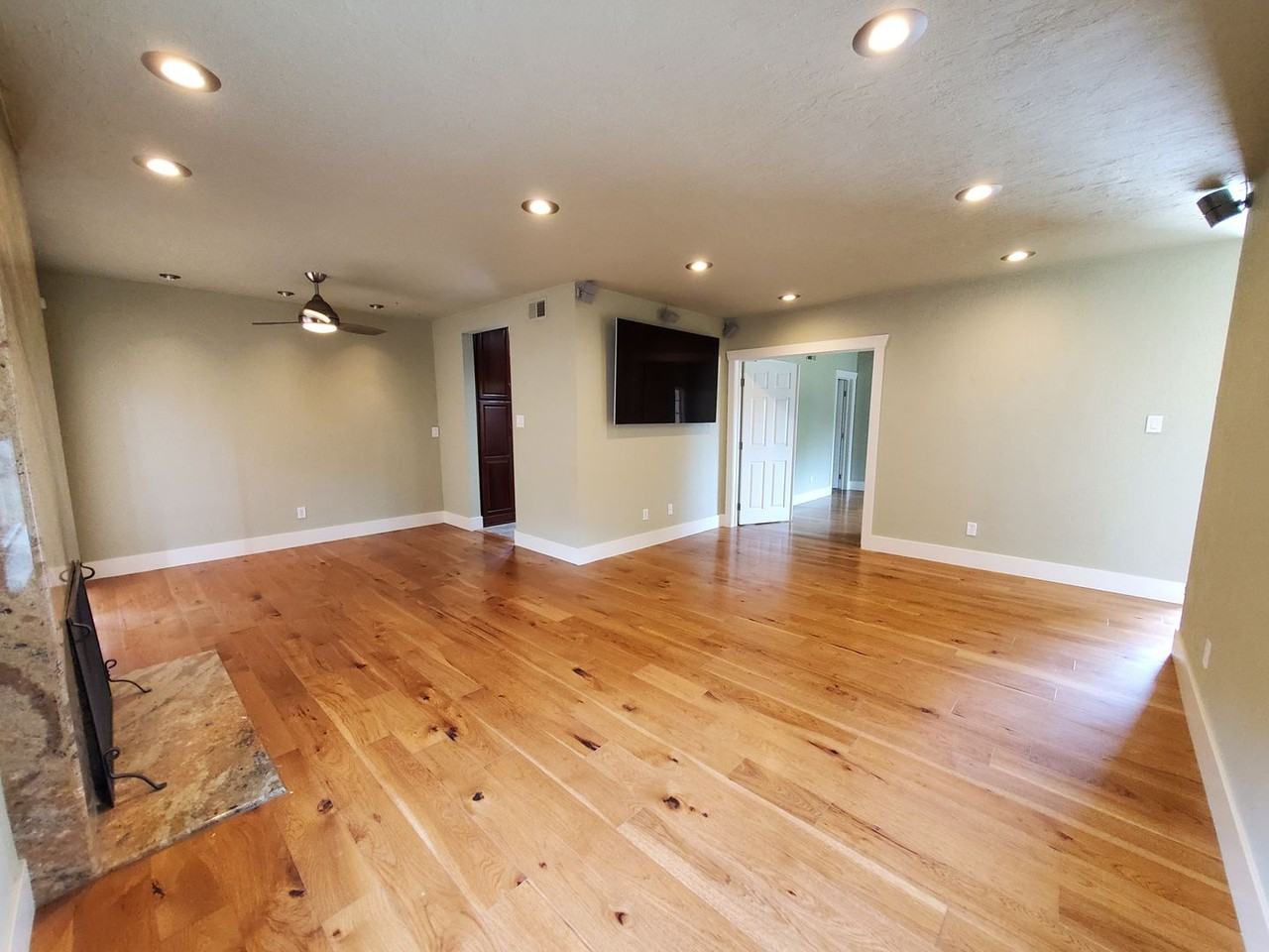 146 Baker Ave - Photo 3 of 12