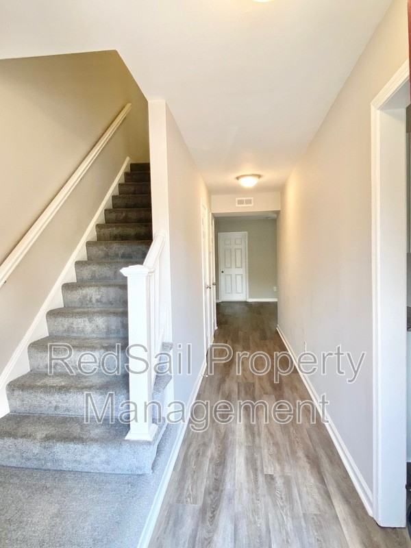 398 Circuit Ln #E - Photo 3 of 17