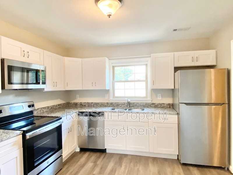 398 Circuit Ln #E - Photo 2 of 17