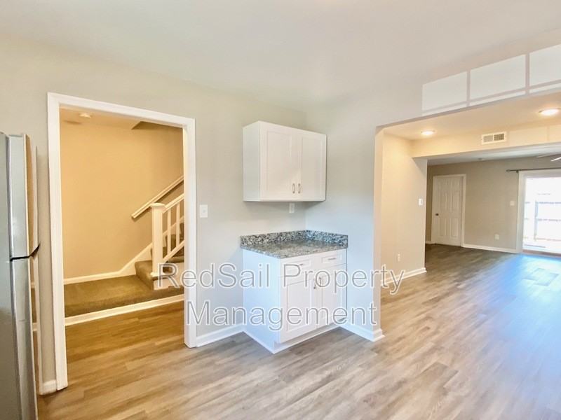 398 Circuit Ln #E - Photo 5 of 17