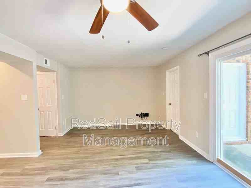 398 Circuit Ln #E - Photo 7 of 17