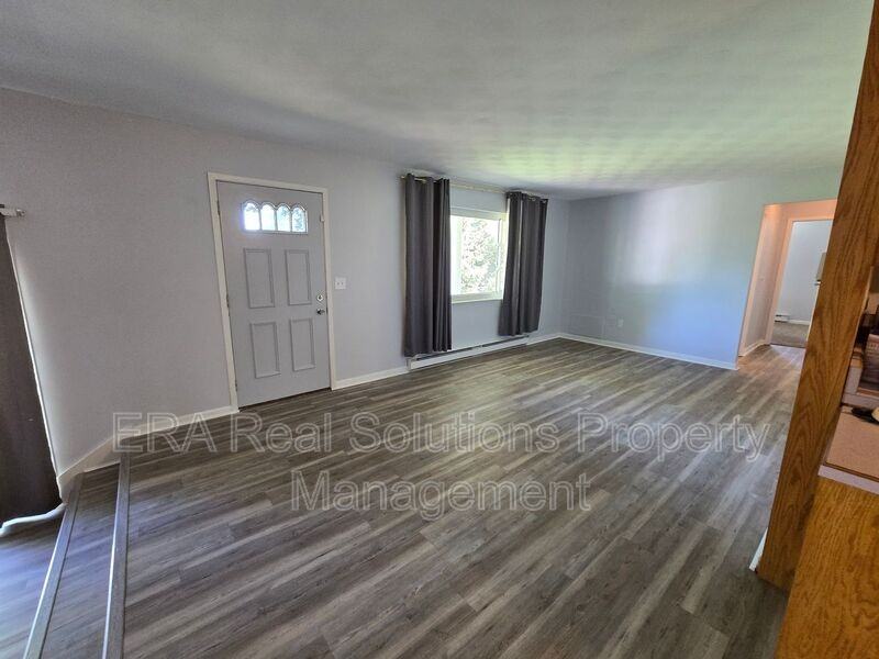 5543 Oak Grove Ave - Photo 3 of 17