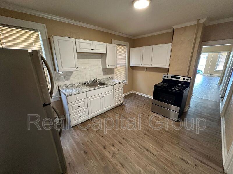 1691 Foster Ave - Photo 3 of 11