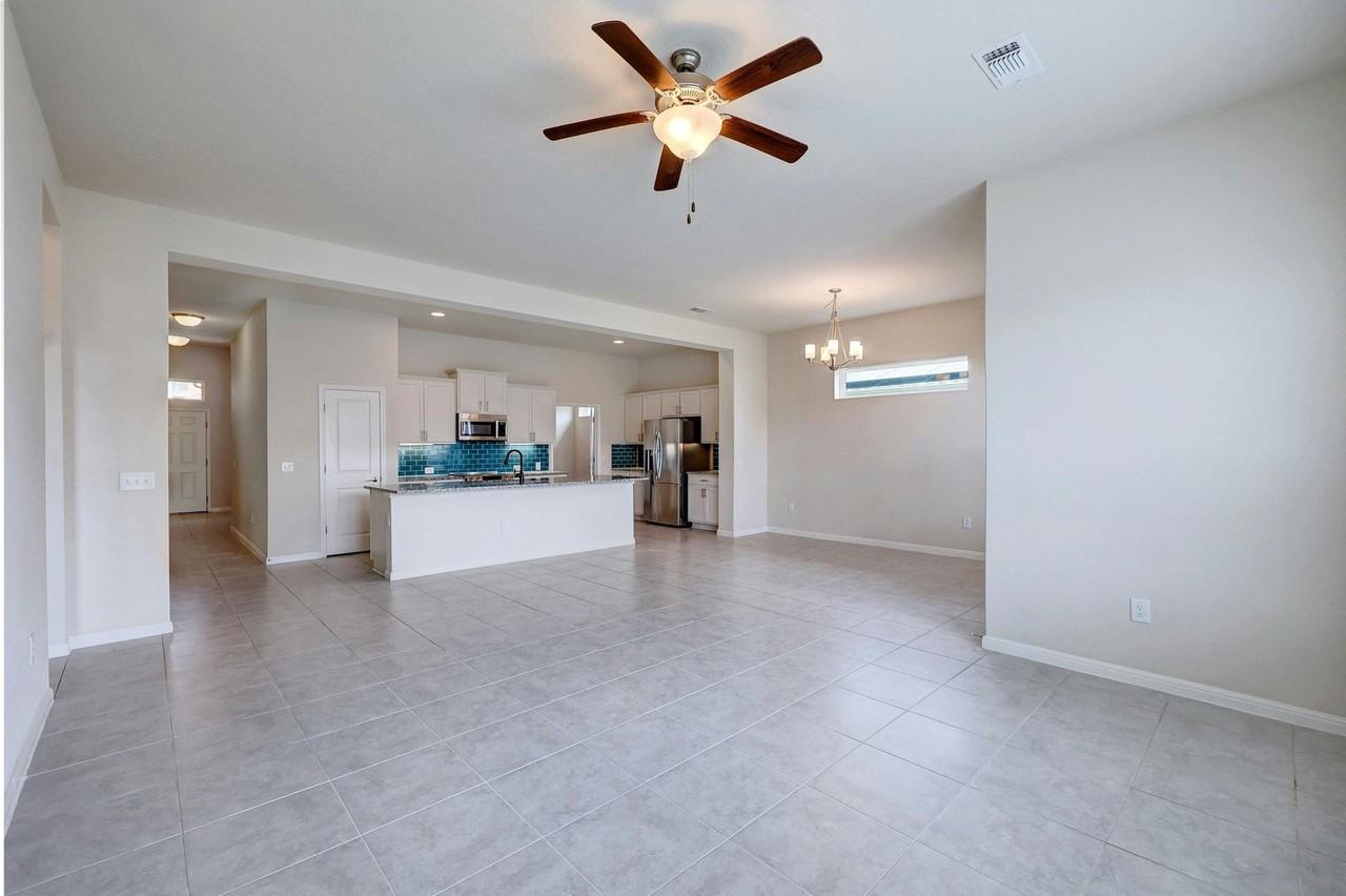 9901 Dalliance Ln - Photo 6 of 28