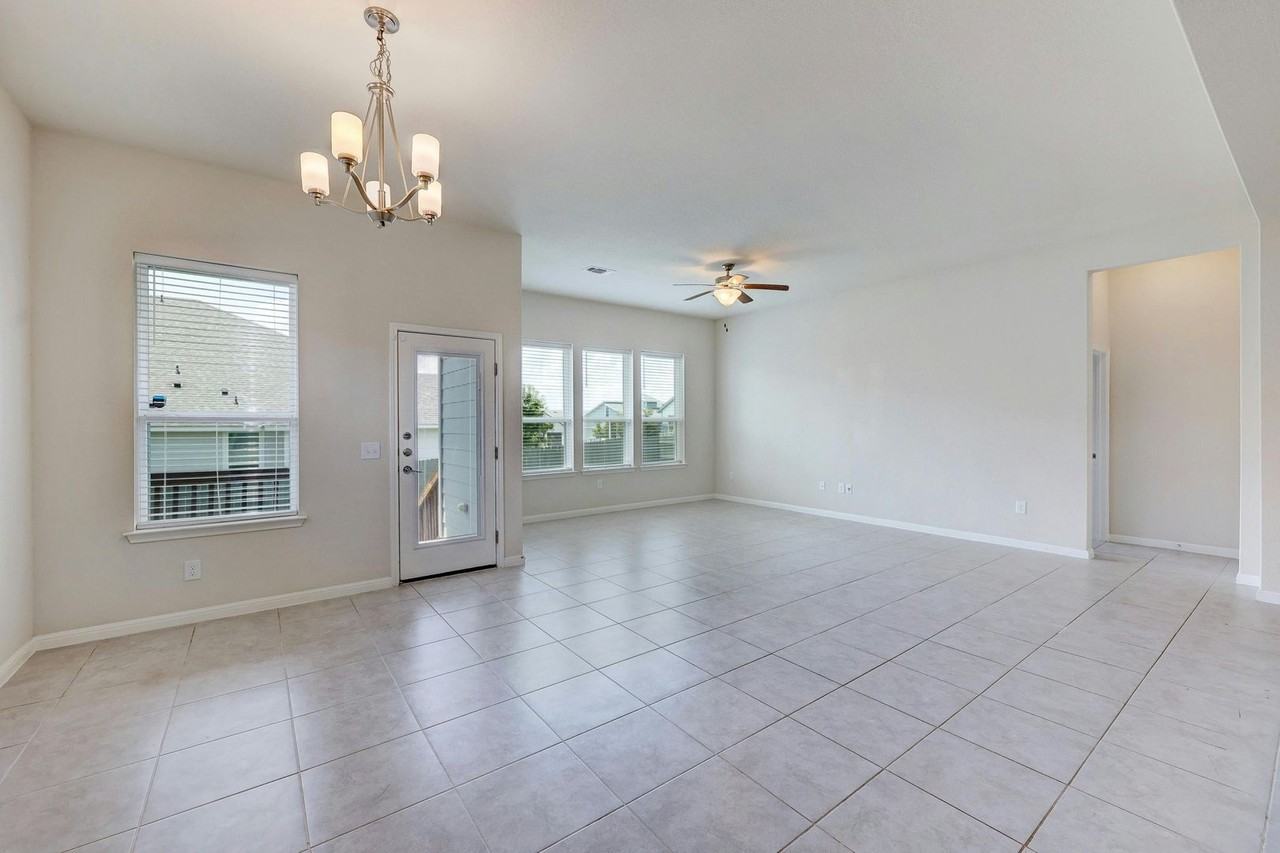 9901 Dalliance Ln - Photo 7 of 28