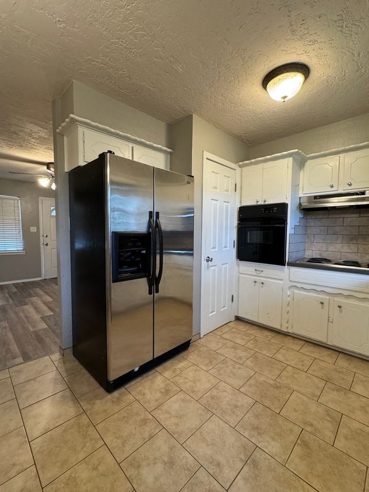 1410 Nw 50th St - Photo 5 of 12