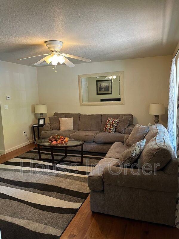 7 Sirenas Way #B - Photo 2 of 12