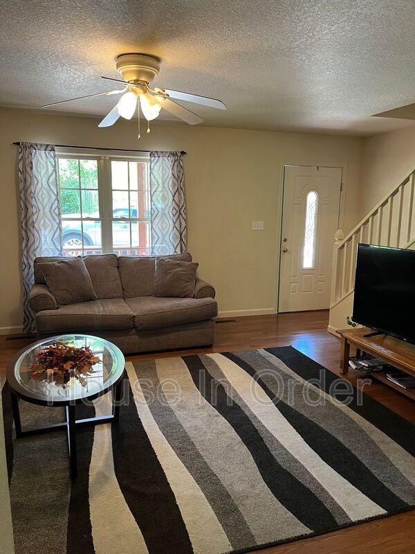 7 Sirenas Way #B - Photo 3 of 12