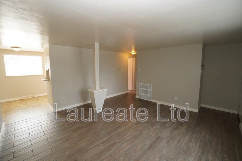 679 Miller Ct - Photo 3 of 12