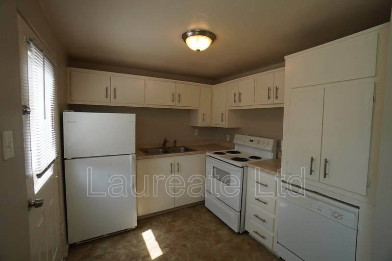 679 Miller Ct - Photo 6 of 12