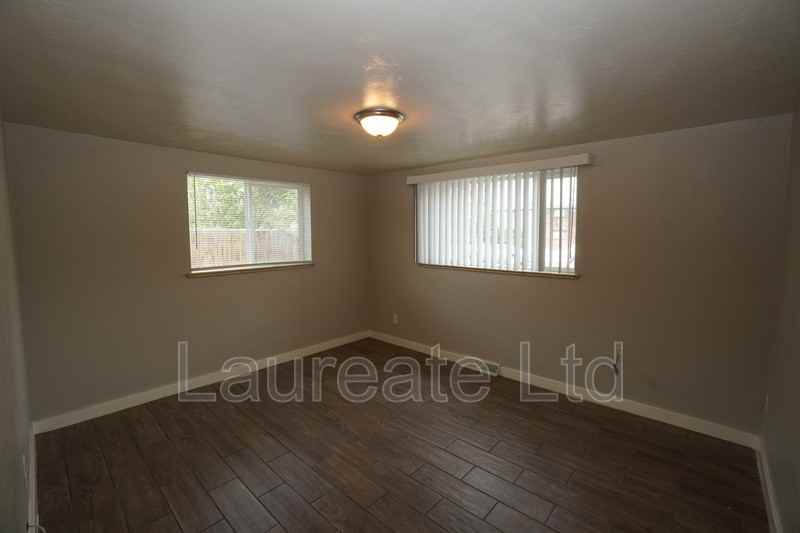 679 Miller Ct - Photo 7 of 12