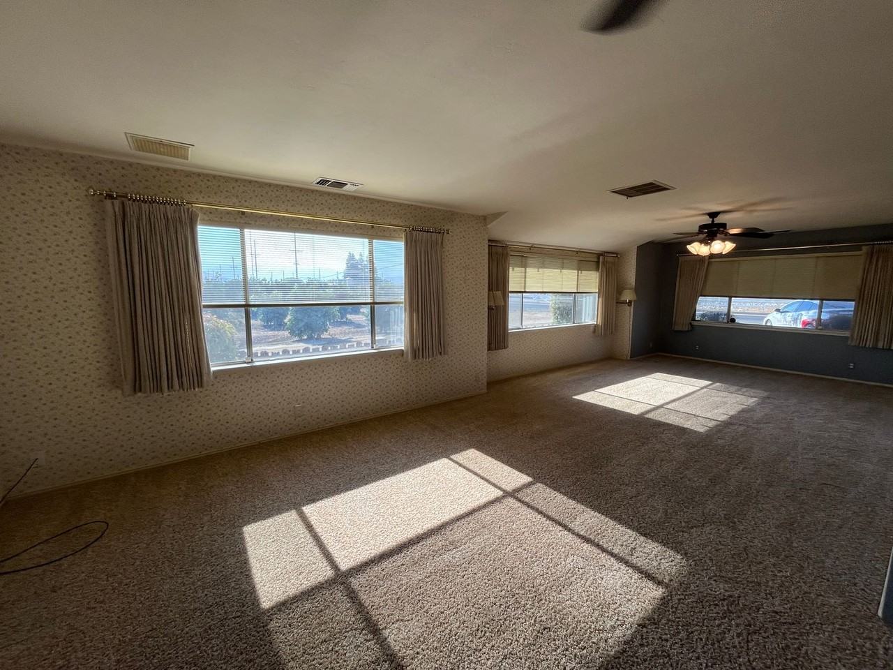 228 W Teapot Dome Ave - Photo 4 of 27