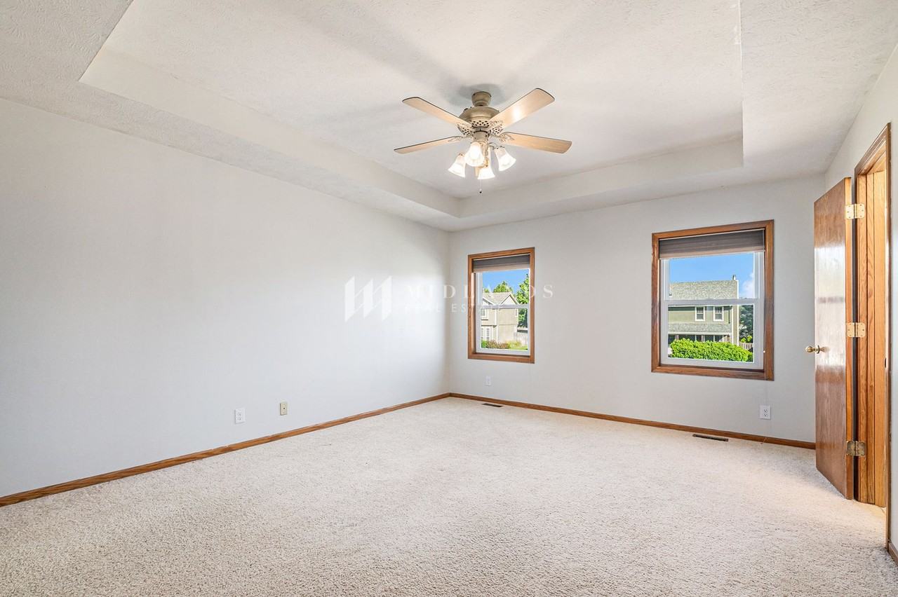 11419 S 44th St - Photo 7 of 15