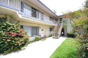 featured image of 121 W Arrellaga St