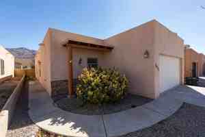 featured image of 2637 Las Alturas Ct