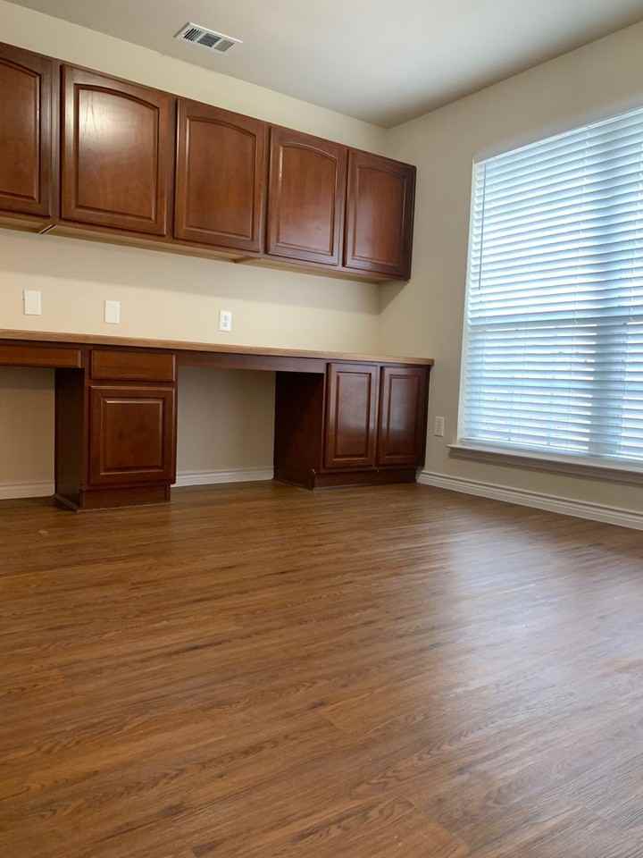 107 Reatta Dr - Photo 4 of 21