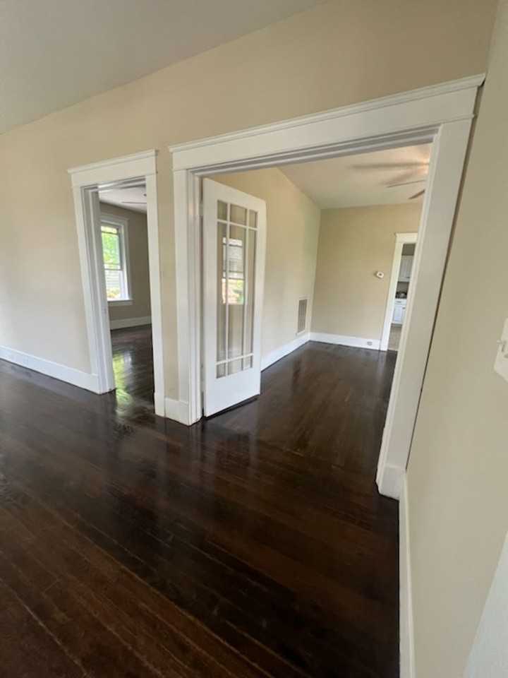 1215 Gregg Ave - Photo 2 of 6