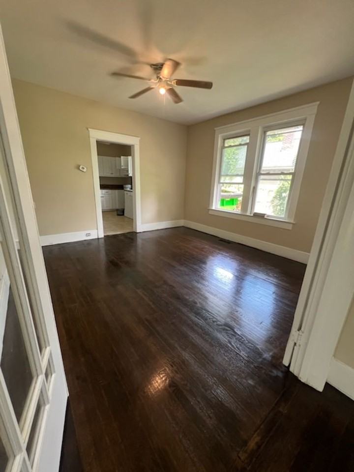 1215 Gregg Ave - Photo 3 of 6