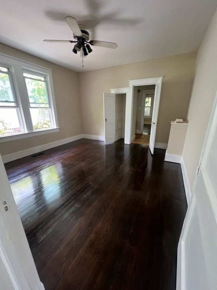 1215 Gregg Ave - Photo 5 of 6