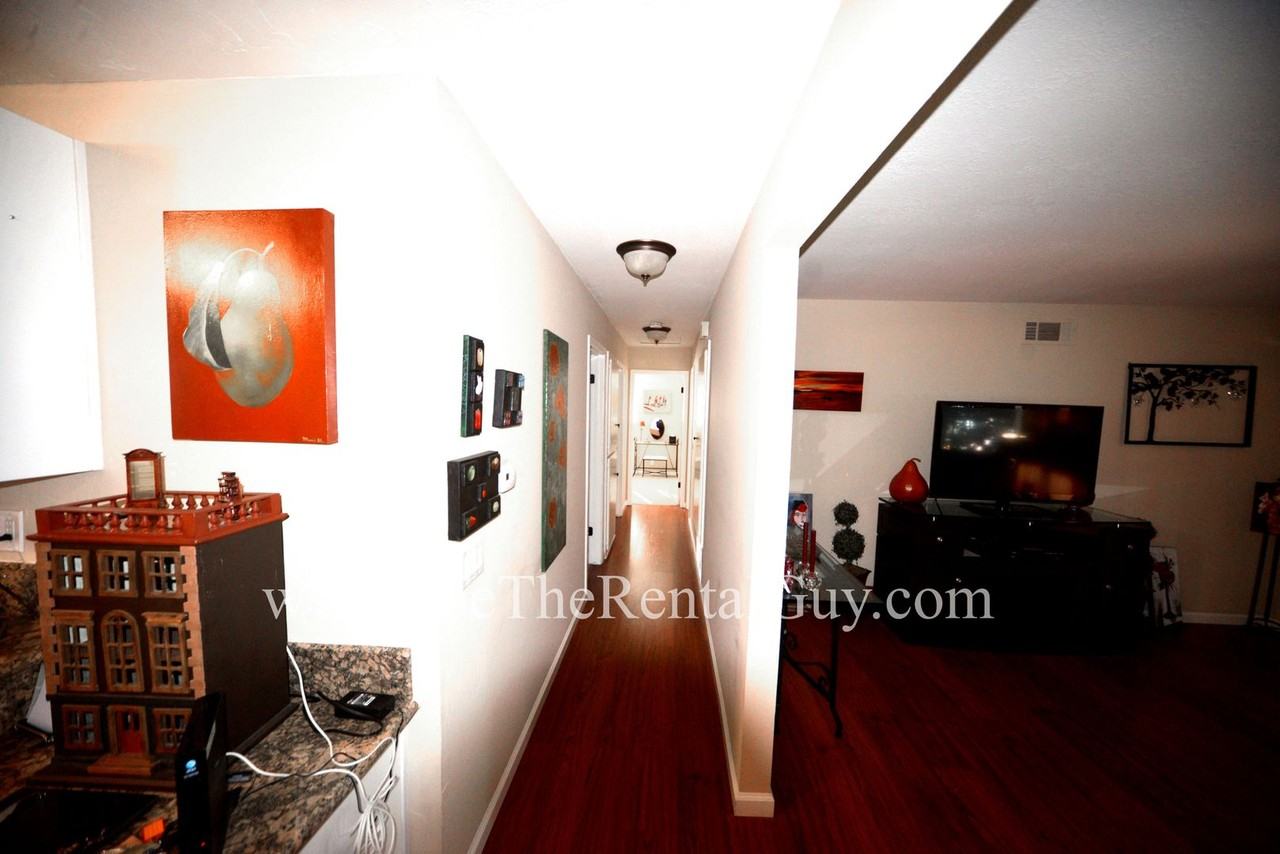 416 Drown Ave - Photo 3 of 26