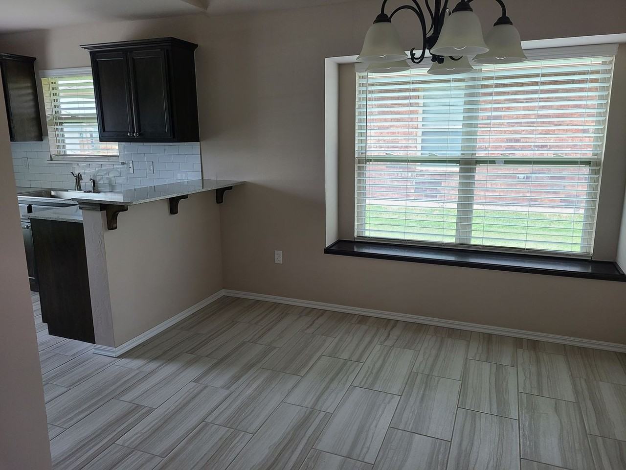 1008 Hickory Creek Dr - Photo 2 of 17
