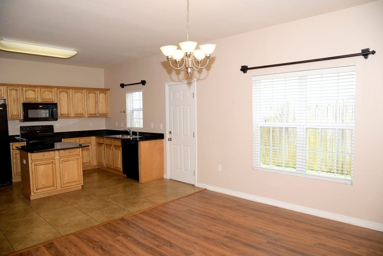 1551 Bentley Cir - Photo 3 of 20