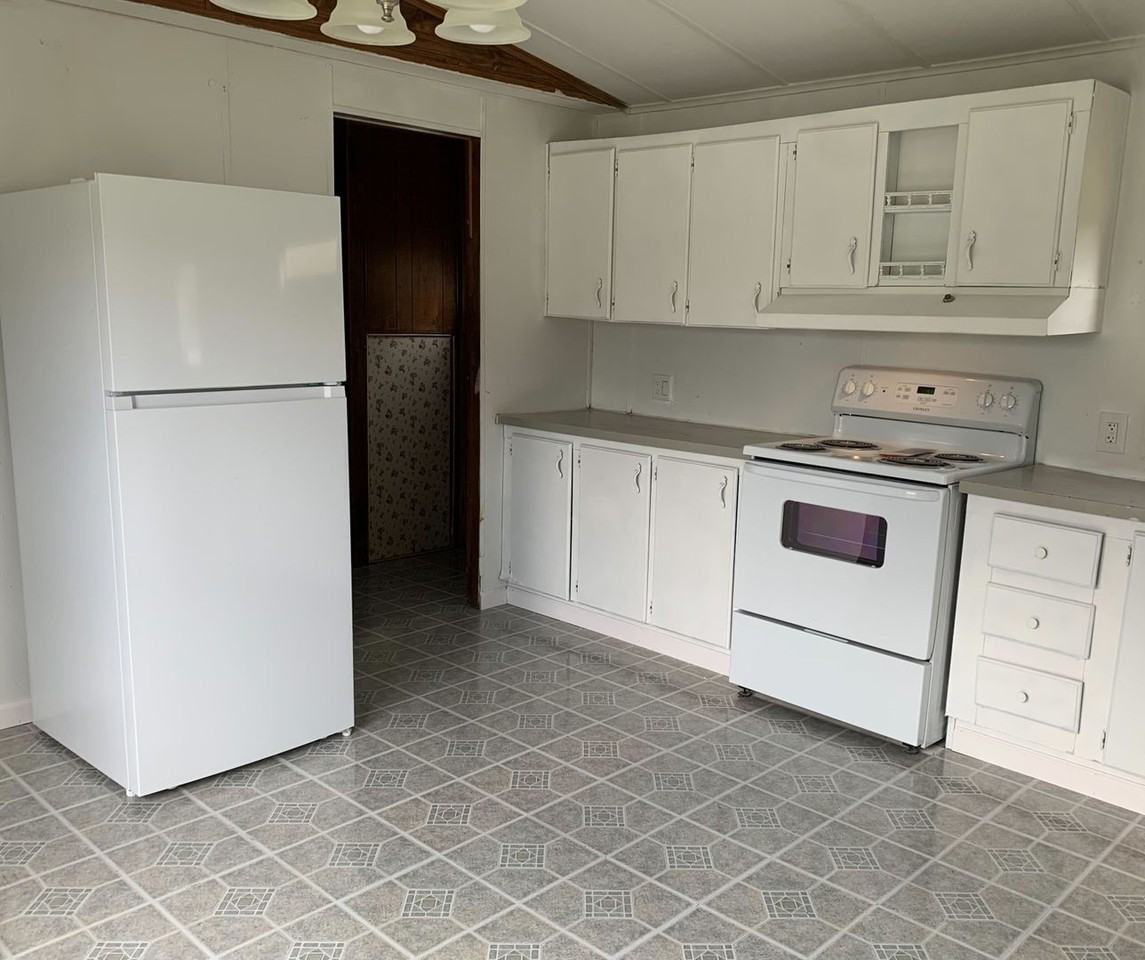 702 Coastal Dr - Photo 3 of 7