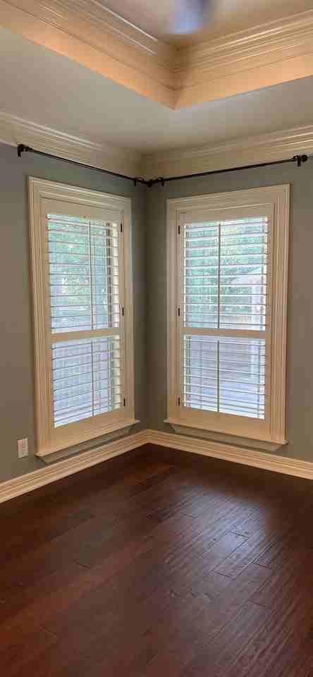 218 Corona Ave - Photo 3 of 8