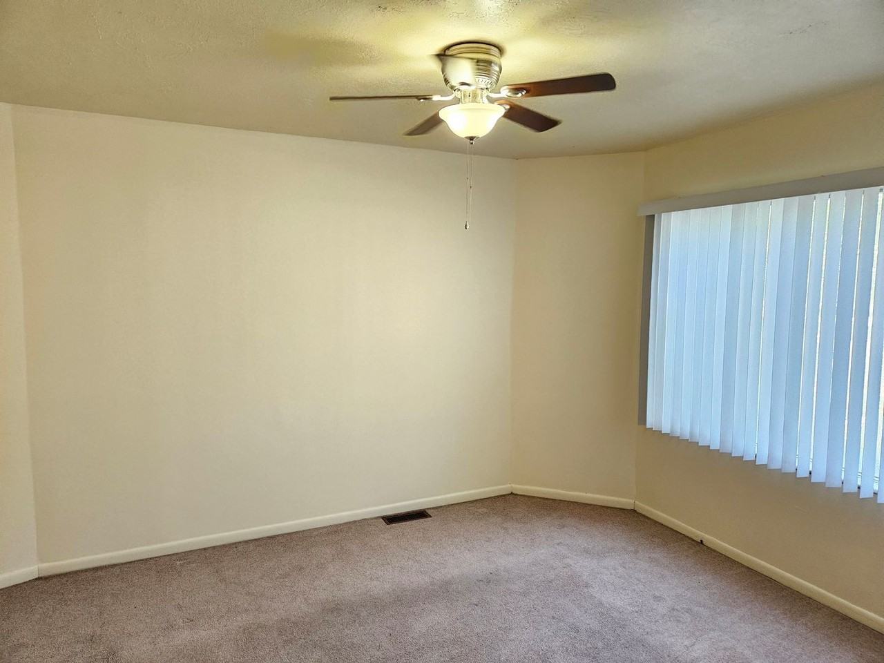 235 N 800 W - Photo 2 of 24