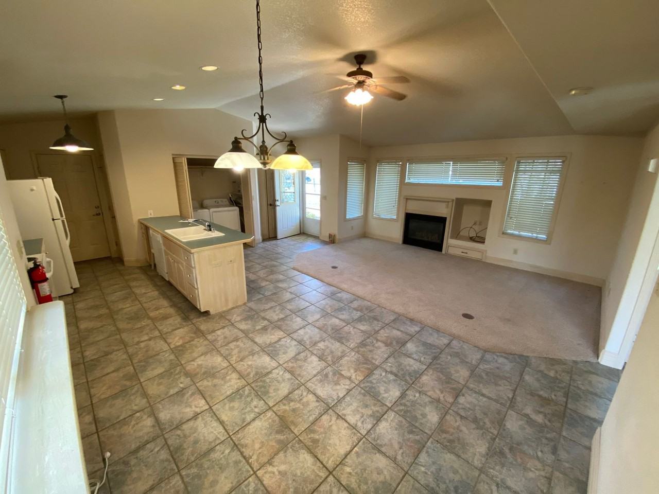 30 Sunshine Ct - Photo 3 of 17