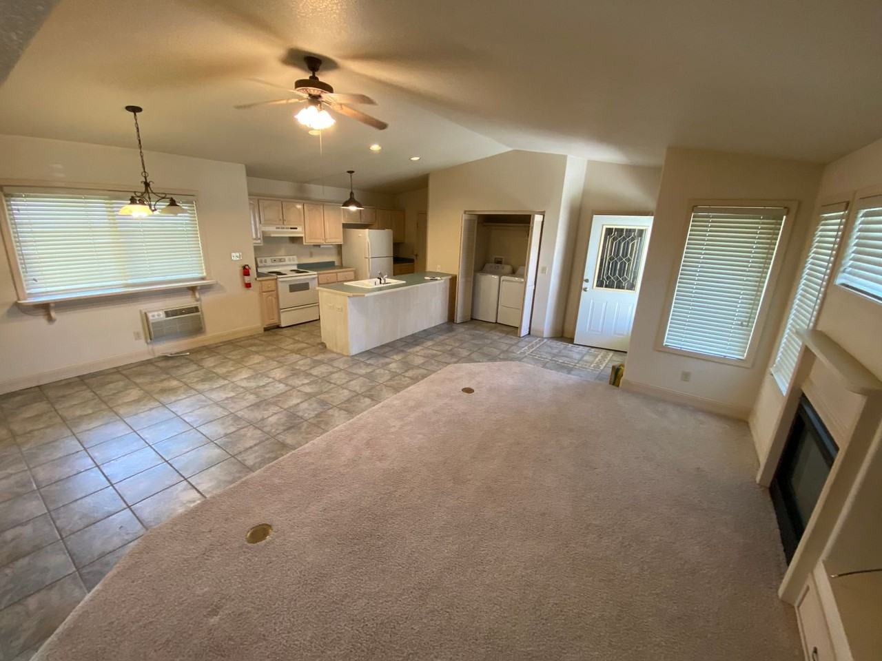 30 Sunshine Ct - Photo 4 of 17