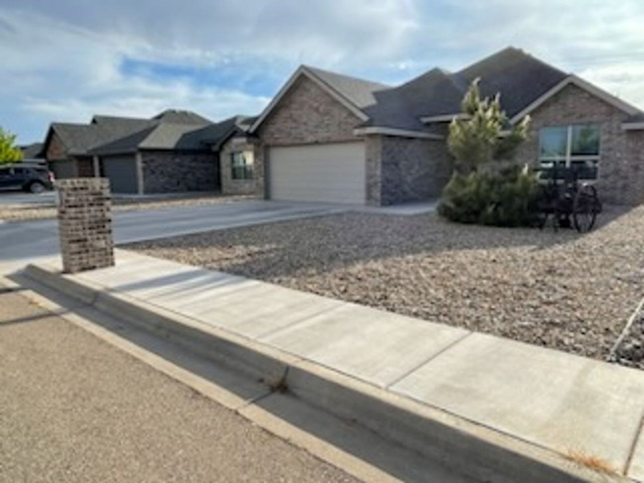 2512 Joes Ln - Photo 2 of 50