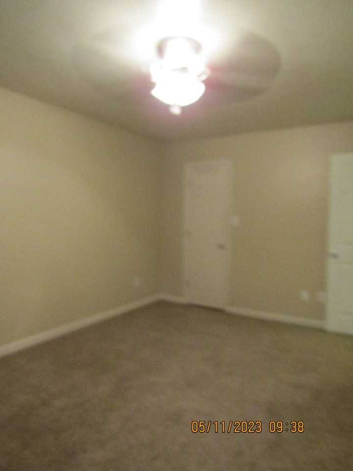 4545 Ne Bell Ave - Photo 4 of 48