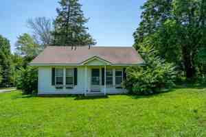 featured image of 2204 S 61st West Ave