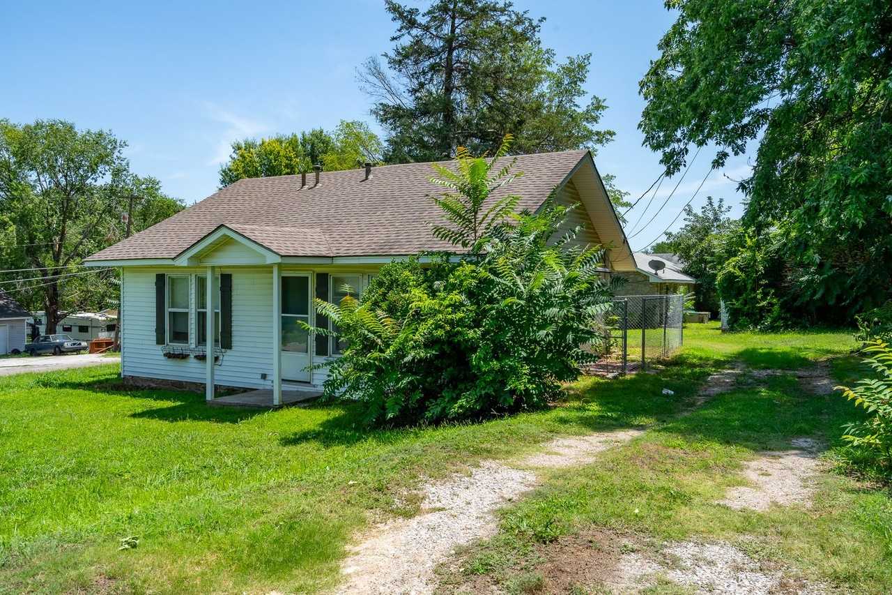 2204 S 61st West Ave - Photo 2 of 9