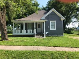 featured image of 1832 W Chestnut St
