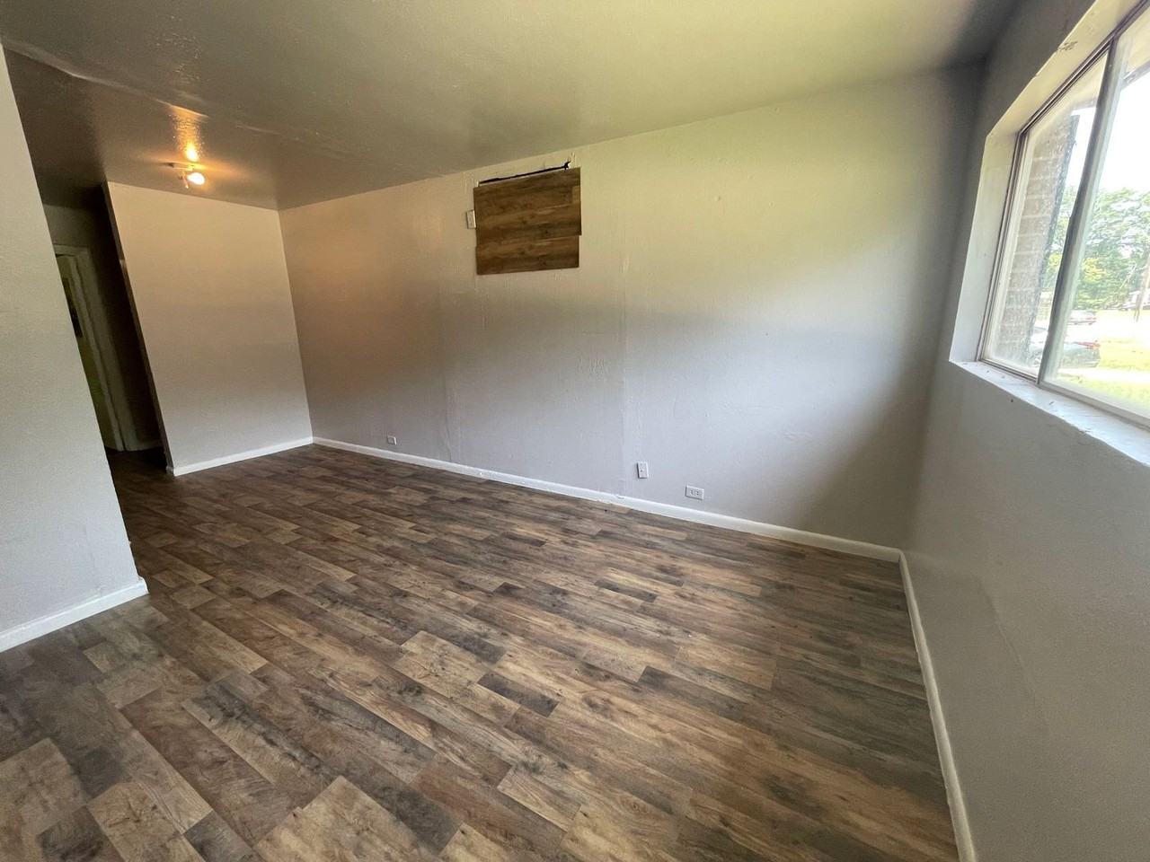 4622 Westwood Park Dr - Photo 3 of 10