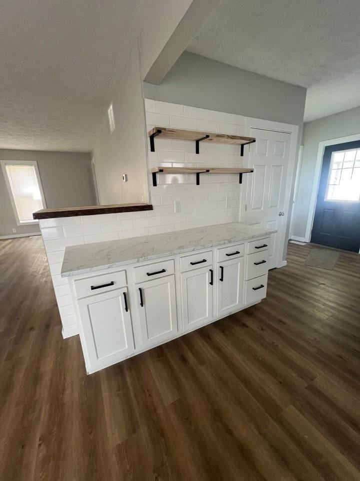 2001 S Walnut St - Photo 2 of 13