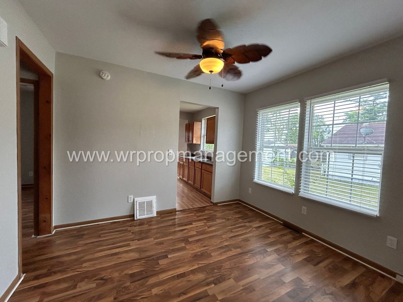 1024 Elysian Ave - Photo 3 of 8