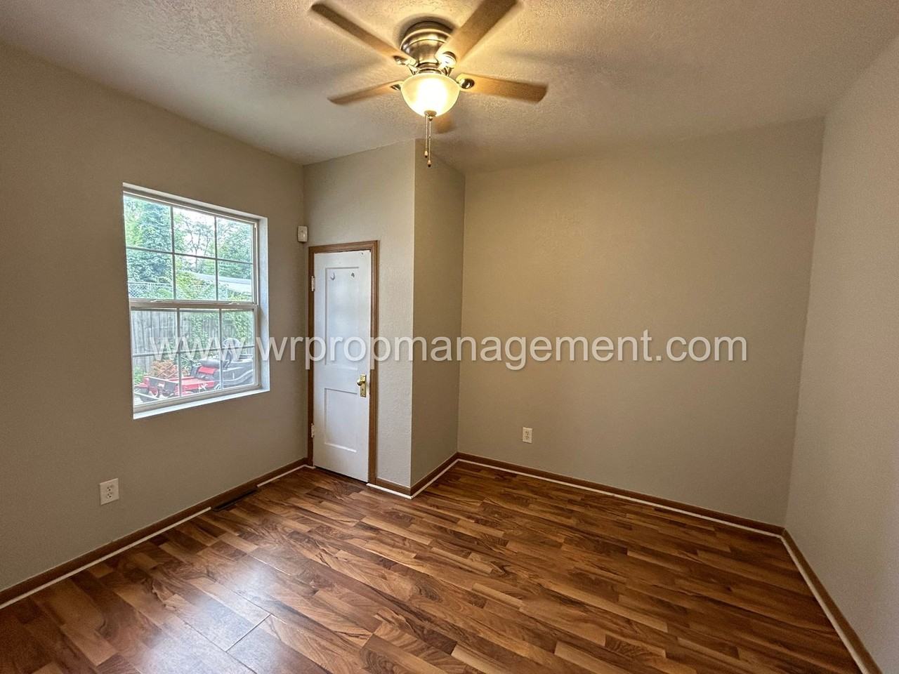 1024 Elysian Ave - Photo 7 of 8
