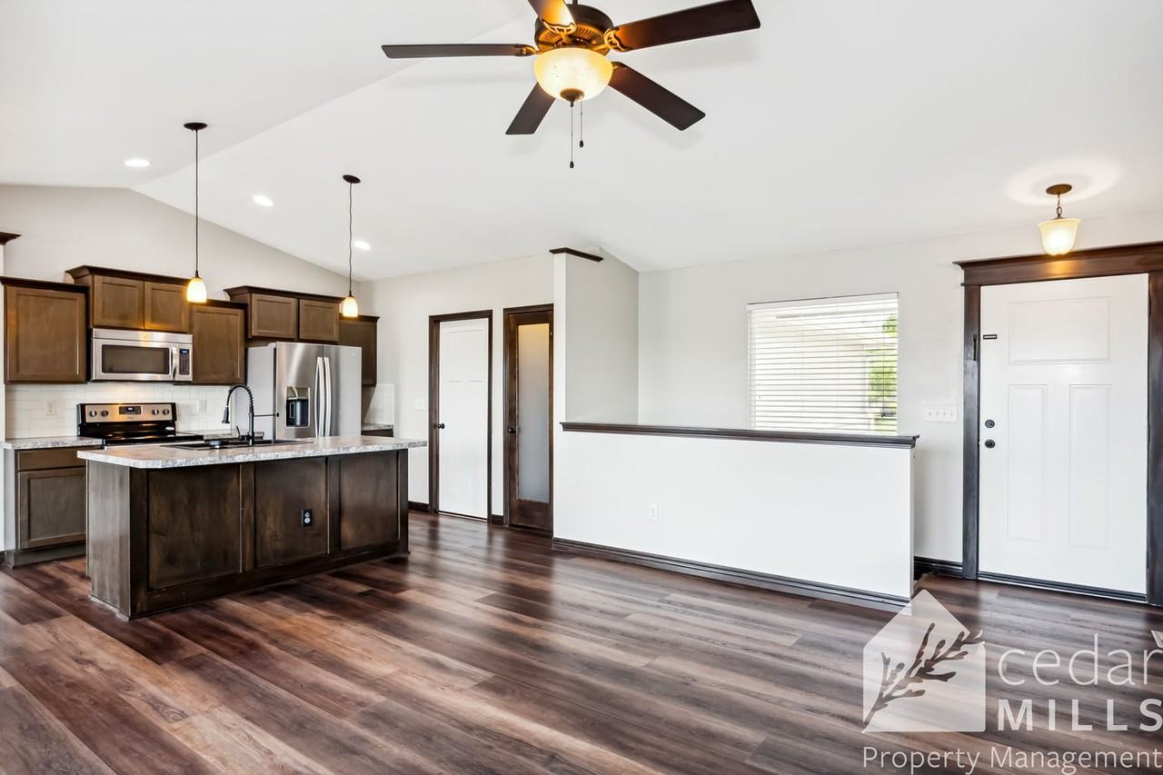 1401 E Splitwood Way St - Photo 2 of 15