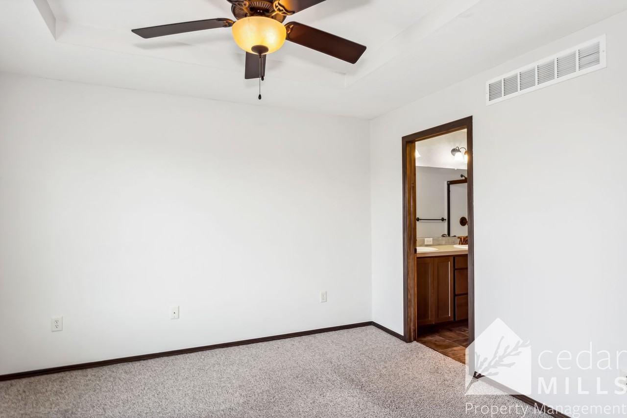 1401 E Splitwood Way St - Photo 6 of 15