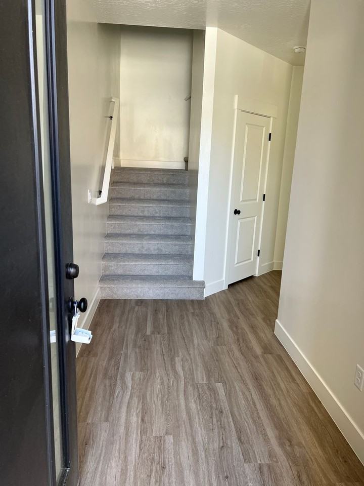 5667 S Duel Ln - Photo 4 of 24