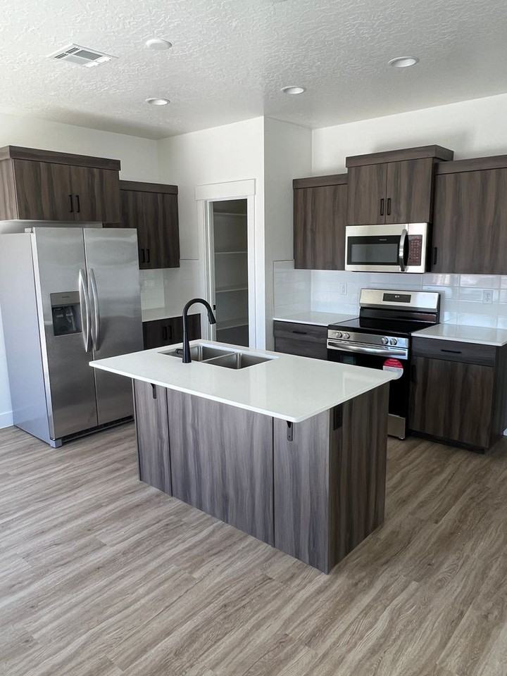 5667 S Duel Ln - Photo 6 of 24