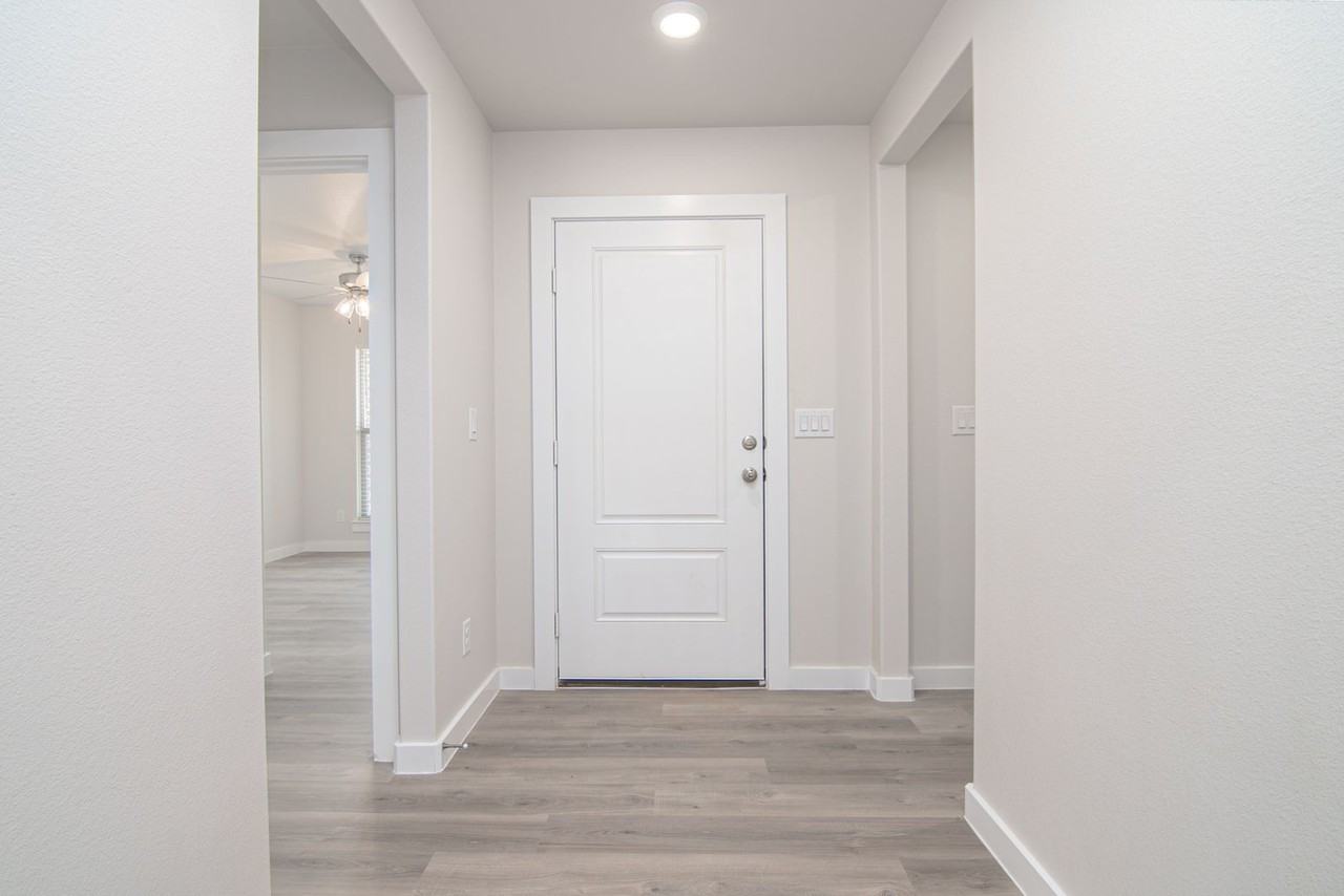 6103 Rain Lily Ln - Photo 3 of 27