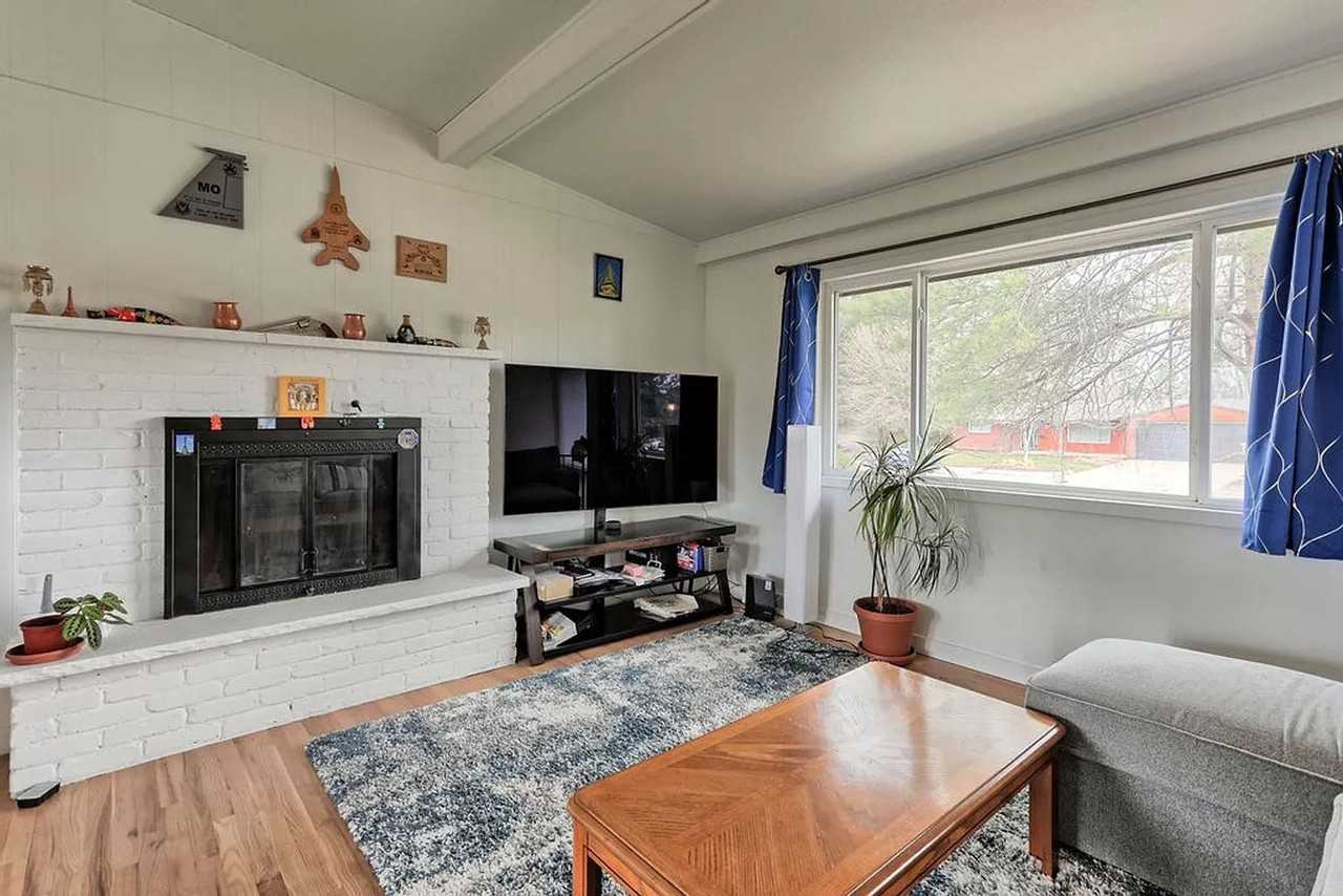 1117 E Pitkin St - Photo 6 of 41