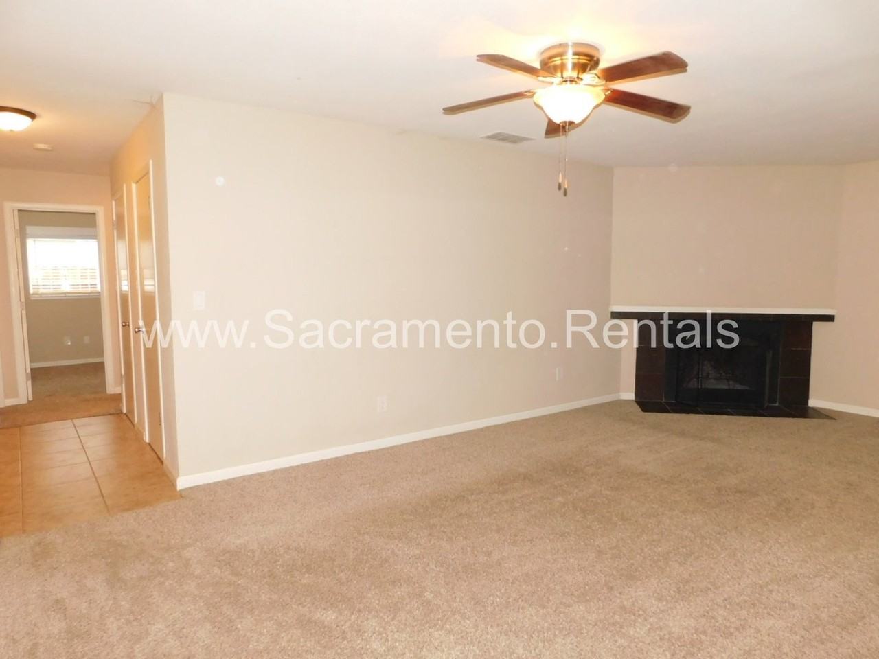 6841 Castleberry Cir - Photo 3 of 23