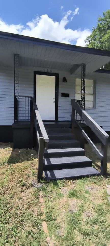 1515 Carson St - Photo 2 of 29